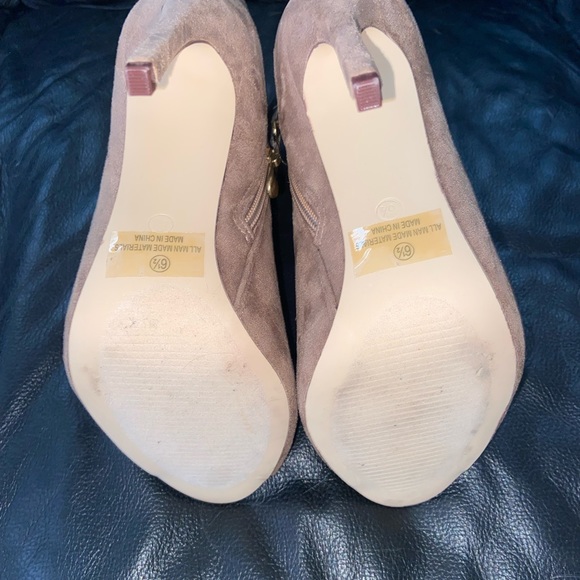 Liliana suede ankle booties - Picture 6 of 6